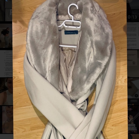 Coat - Picture 1 of 2